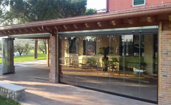 Vetrata panoramica a parcheggio