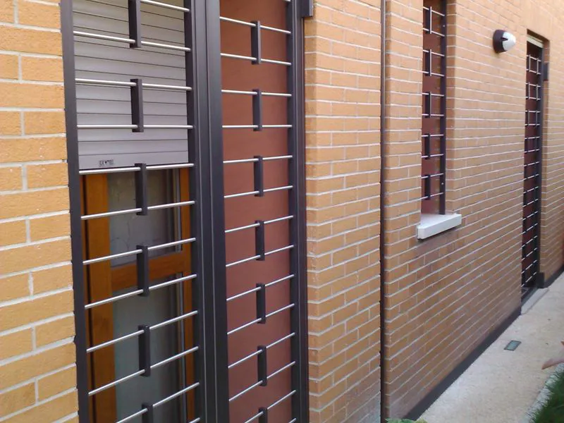 Inferriata apribile Polari con tondini inox