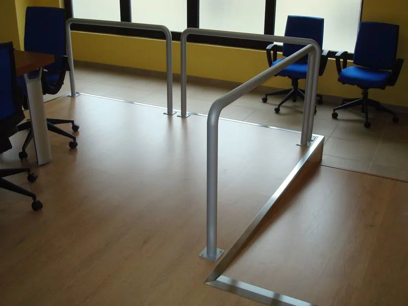 Scivolo di accesso a pedana su pavimento
