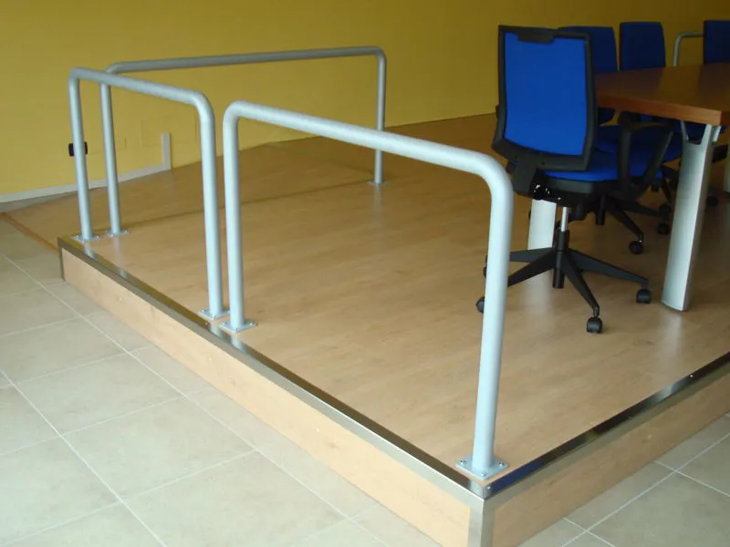 Parapetti in ferro di sicurezza su pedana