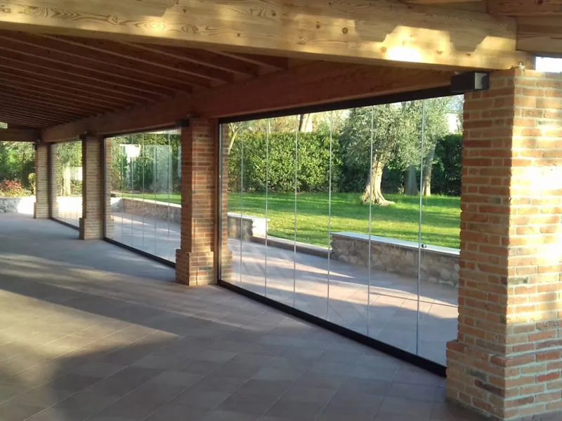Veranda impacchettabile tuttovetro
